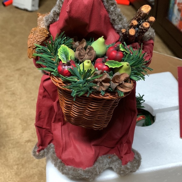 Kirkland Signatures Fabric Mache Classical Santa w/ tiny laying Reindeer Vintage - Picture 7 of 16